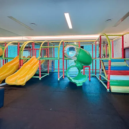 Aquashow Park Hotel 4*
