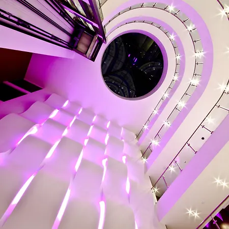 Hotel Aquashow Park 4*