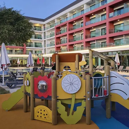 Hotel Aquashow Park 4*